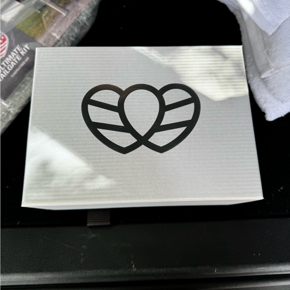 LAARVEE PEA001 Golden Precision Steel: Black Bezel and Black Dial - Picture 5 of 5